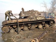 Тяжёлый танк КВ-1А, поднятый со дна Невы весной 2003 года. Фото: nortfort.ru