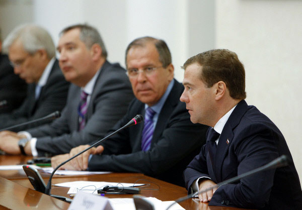 Дмитрий Медведев на встрече с участниками заседания совета Россия—НАТО в Сочи.