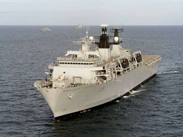 Десантный корабль HMS Bulwark