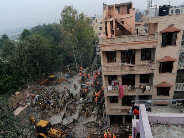Обрушение здания в Индии