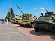 Танки в парке «Твоим освободителям, Донбасс»