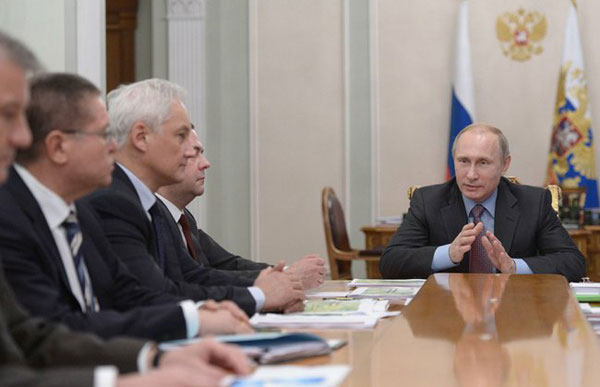 Владимир Путин на встрече с экспертами в области экономики