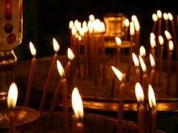 Свечи в православном храме. 