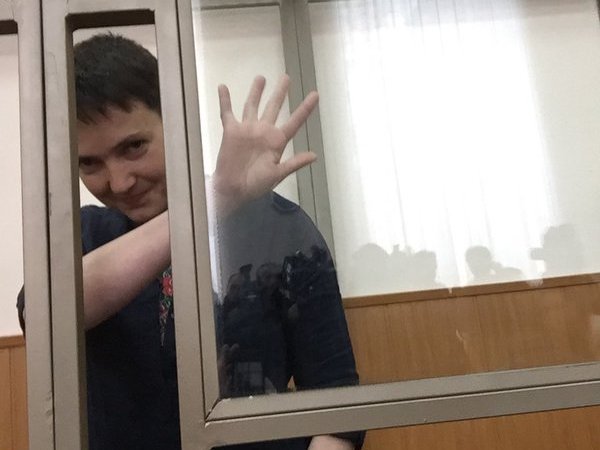 Надежда Савченко во время вынесения приговора