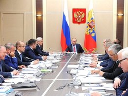 Владимир Путин проводит совещание с членами правительства. 2016 год