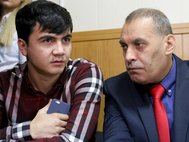 Абдувахоб Маджидов (слева) на предварительных слушаниях в Гагаринском районном суде. 31 августа 2016 года