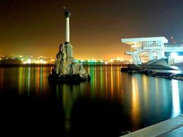Крым. Севастополь, памятник морякам.