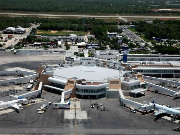 Аэропорт Канкуна (Мексика)