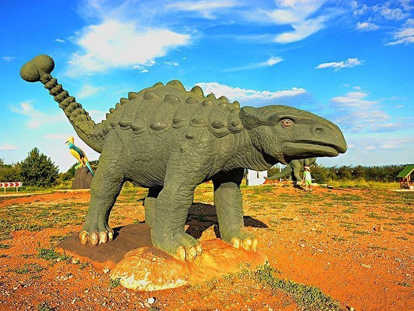 Статуя анкилозавра