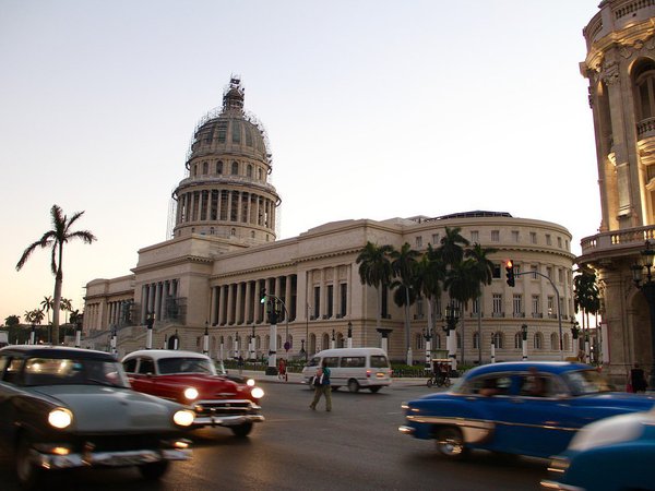 Здание Капитолия в Гаване (Куба)