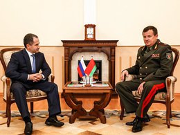 Михаил Бабич с Министром обороны Республики Беларусь Андреем Равковым