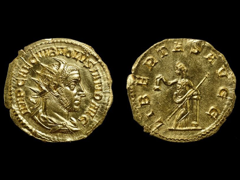 Двойной ауреус с изображением императора Волузиана