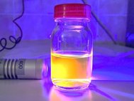 Внешний вид флуоресцентных золотых нанокластеров